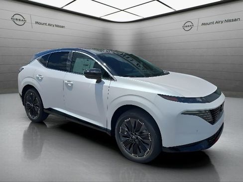 New 2026 Nissan Murano Platinum w/ Cargo Package AWD/4WD image 2