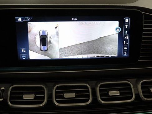 Used 2024 Mercedes-Benz GLS 580 4MATIC image 28