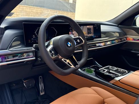 Used 2026 BMW 740i xDrive w/ Premium Package AWD/4WD image 11