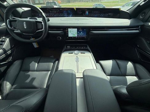 New 2026 Lincoln Navigator Reserve AWD/4WD image 9