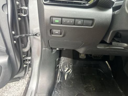 Used 2023 Nissan Sentra SR w/ Trunk Package FWD image 24