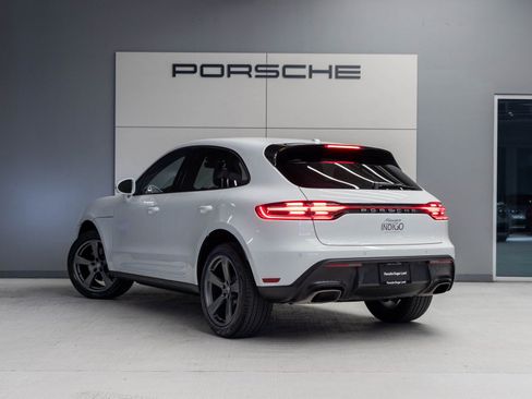 Certified 2026 Porsche Macan AWD/4WD image 3