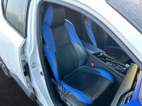 Used 2021 Toyota C-HR XLE FWD image 30