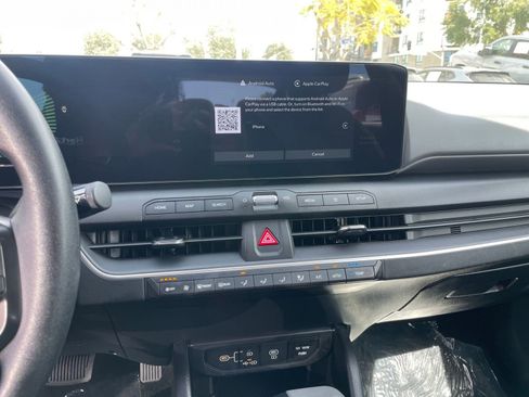 Used 2025 Kia K4 LXS image 17