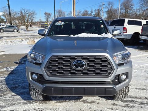 Used 2023 Toyota Tacoma TRD Off-Road image 3