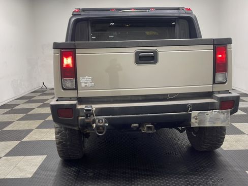 Used 2005 HUMMER H2 SUT w/ Preferred Equipment Group AWD/4WD image 16