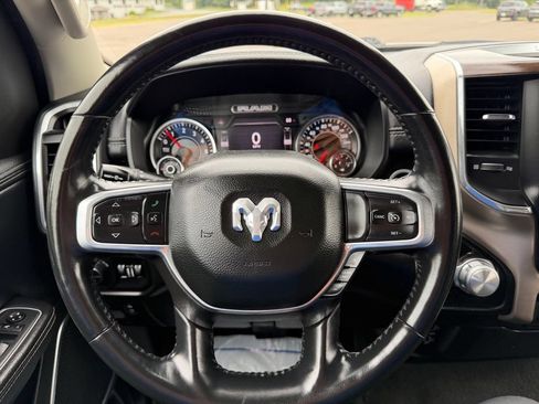 Used 2022 RAM 1500 Laramie AWD/4WD image 3