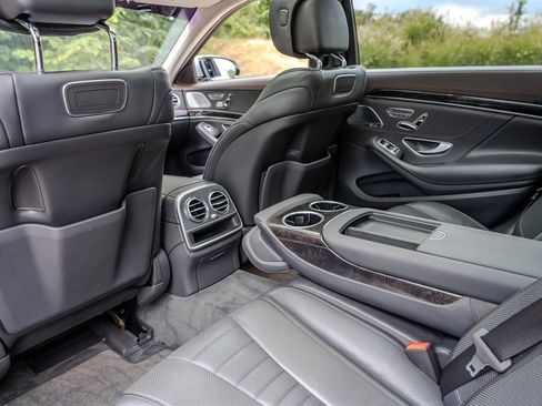 Used 2019 Mercedes-Benz S 560 Sedan w/ AMG Line Exterior image 31