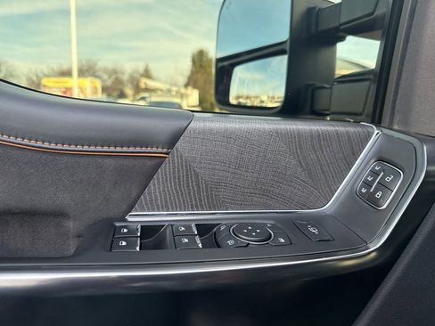 Used 2024 Ford F350 Platinum image 23