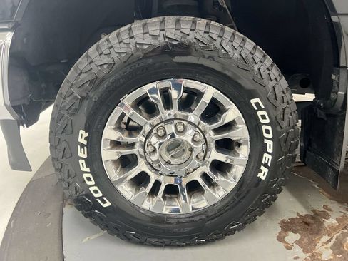Used 2020 Ford F350 XLT w/ XLT Premium Package AWD/4WD image 26