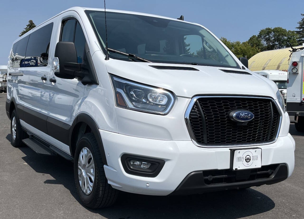 Used 2024 Ford Transit 350 XLT RWD image 3