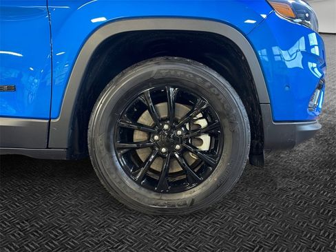 Used 2023 Jeep Cherokee Altitude Lux w/ Lux Elite Package image 11