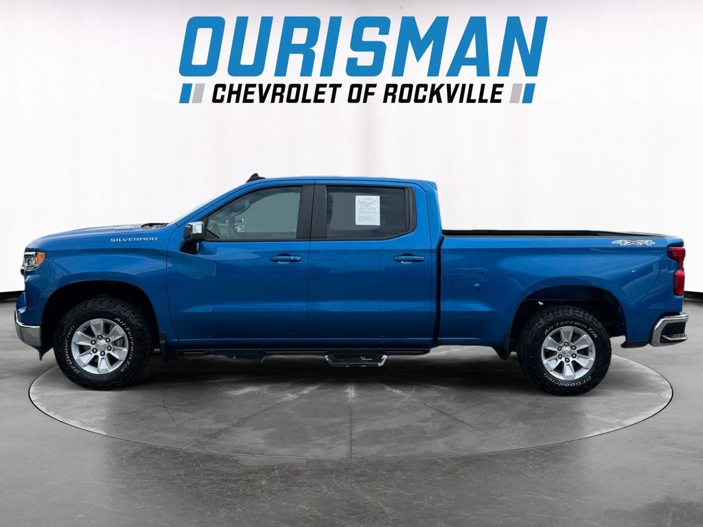 Used 2022 Chevrolet Silverado 1500 LT AWD/4WD image 3