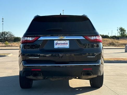 Used 2019 Chevrolet Traverse Premier w/ Driver Confidence II Package FWD image 7