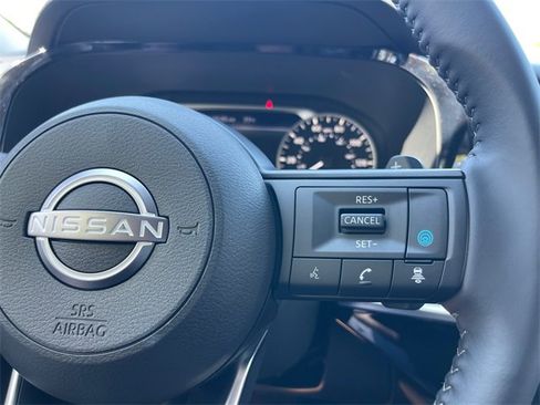 New 2025 Nissan Pathfinder SV w/ SV Premium Package image 15