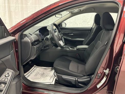 Used 2025 Nissan Sentra SV image 10