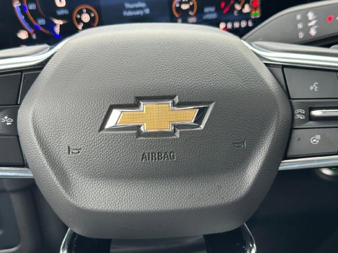 Certified 2025 Chevrolet Suburban Premier image 19