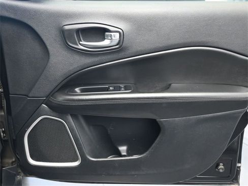 Used 2018 Jeep Compass Altitude image 28