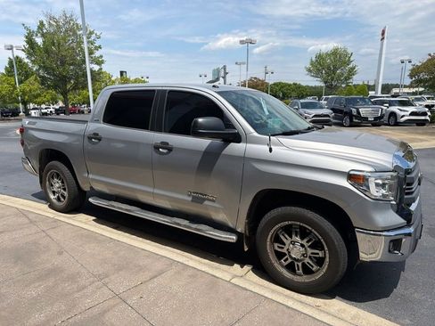 Used 2015 Toyota Tundra SR5 RWD image 2