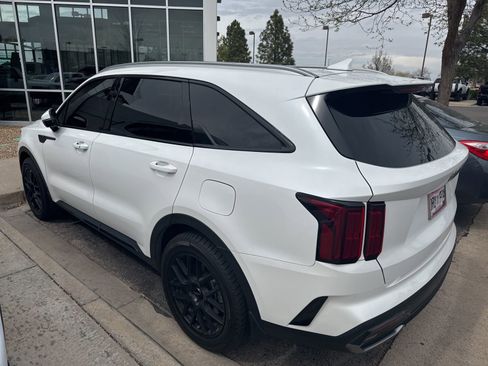 Used 2023 Kia Sorento SX Prestige w/ Panoramic Sunroof Package image 2