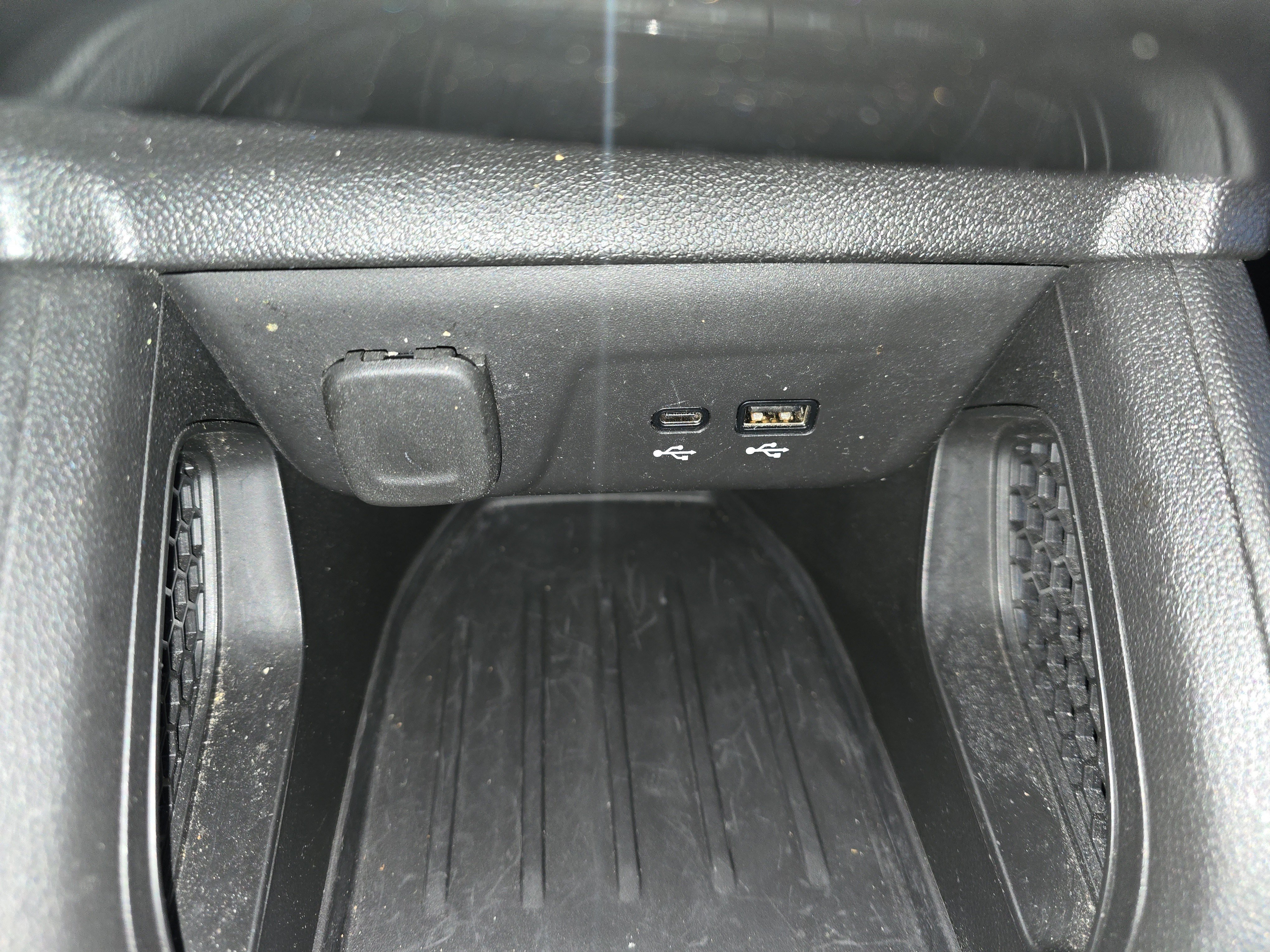 Used 2024 Chevrolet TrailBlazer LT w/ LT Cold Weather Package AWD/4WD image 29