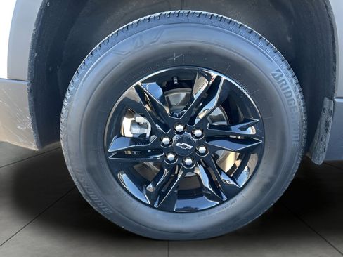 Used 2023 Chevrolet Traverse LT w/ Midnight/Sport Edition image 39