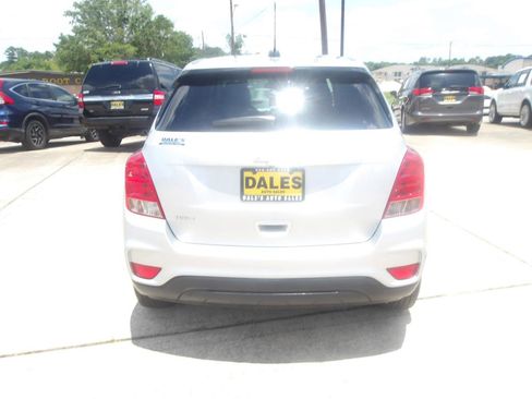 Used 2020 Chevrolet Trax LS w/ Tint and Cruise Package FWD image 12