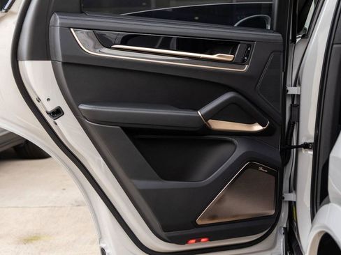 New 2026 Porsche Cayenne Turbo image 90