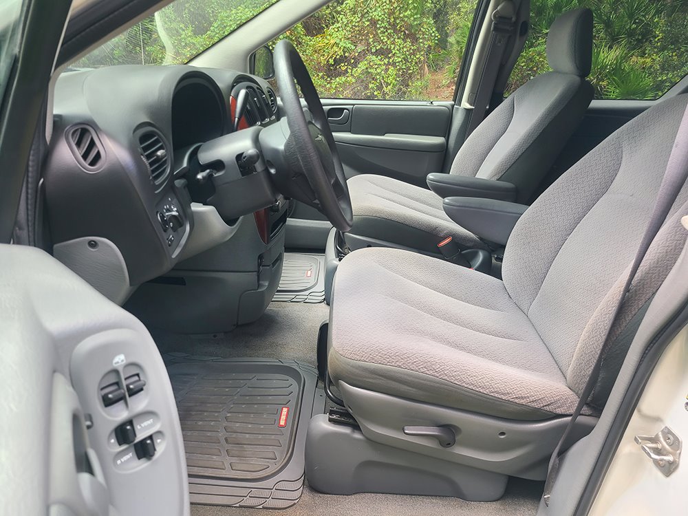 Used 2007 Chrysler Town & Country w/ Popular Equipment Group I FWD image 13