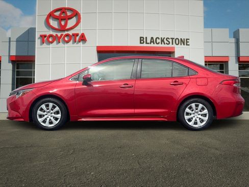 Used 2021 Toyota Corolla LE image 6