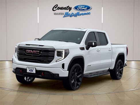 Used 2022 GMC Sierra 1500 AT4 w/ AT4 Premium Package image 2