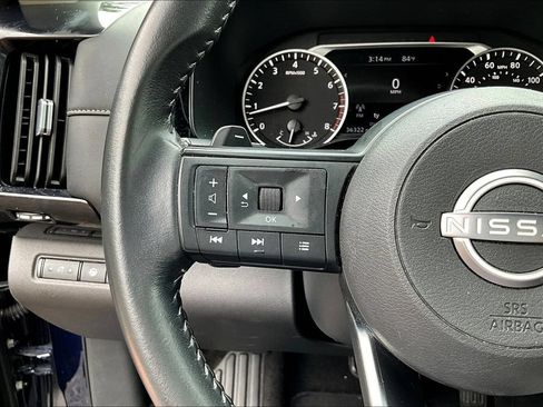 Used 2025 Nissan Pathfinder SV FWD image 13
