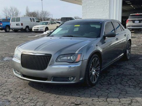 Used 2012 Chrysler 300 S w/ Luxury Group image 4