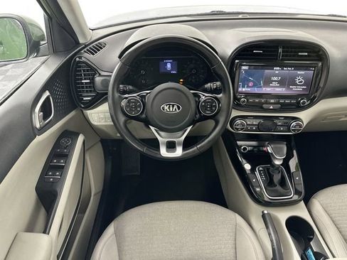 Used 2021 Kia Soul EX image 11