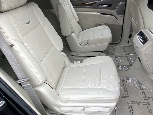 Used 2021 Cadillac Escalade Sport Platinum image 13