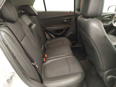 Used 2016 Chevrolet Trax LT w/ LT Convenience Package FWD image 19