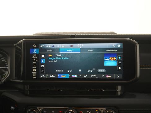Used 2024 Jeep Wrangler Unlimited Sahara w/ Technology Group AWD/4WD image 15