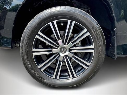 Used 2021 Lexus LX 570 4WD w/ 3rd Row & Luxury Pkg image 8