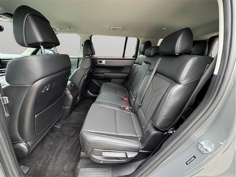Used 2025 Hyundai Santa Fe SEL FWD image 34