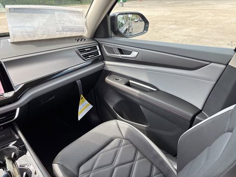 New 2026 Volkswagen Atlas Peak Edition image 25