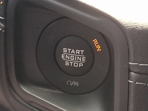 Used 2025 Jeep Wrangler Unlimited Sahara w/ Safety Group AWD/4WD image 26
