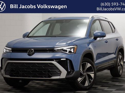 New 2025 Volkswagen Taos SE image 1