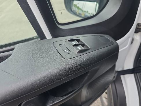 Used 2023 RAM ProMaster 2500 FWD image 12