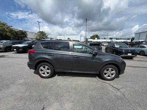 Used 2013 Toyota RAV4 XLE AWD/4WD image 9