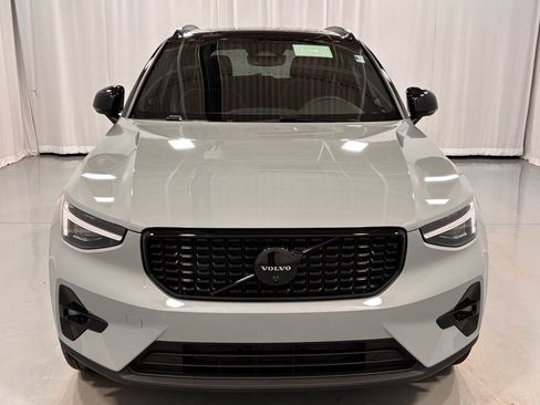 New 2026 Volvo XC40 B5 Ultra w/ Protection Package Premier image 3