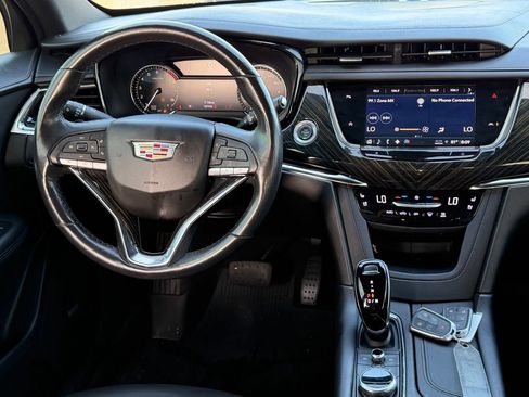 Used 2022 Cadillac XT6 Premium Luxury FWD image 14