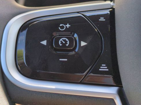 New 2026 Volvo XC90 T8 Plus w/ Protection Package Premier image 24