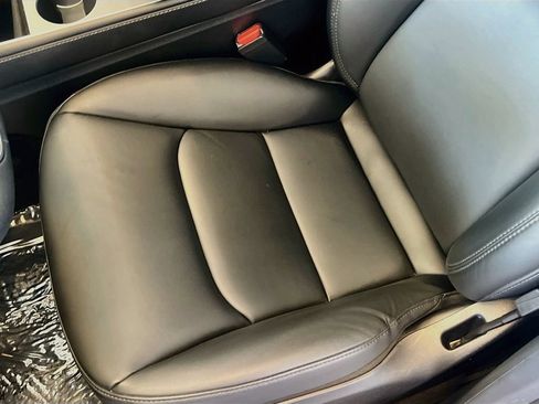 Used 2025 Tesla Model Y Long Range RWD image 20