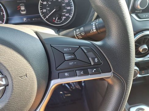 Used 2024 Nissan Sentra SV FWD image 18