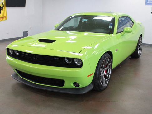 Used 2015 Dodge Challenger SRT w/ Technology Group image 4